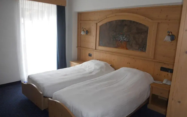 Hotel Siror