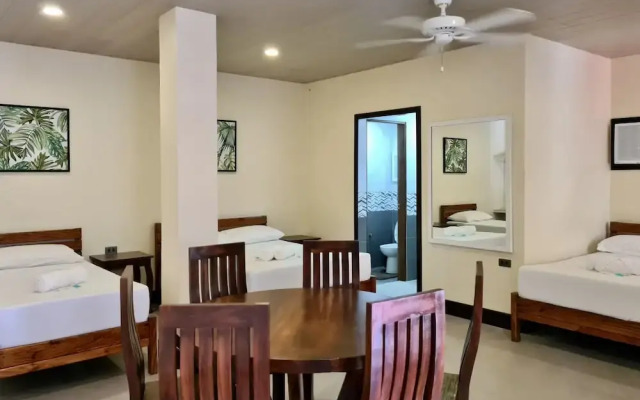 Den Den Guesthouse