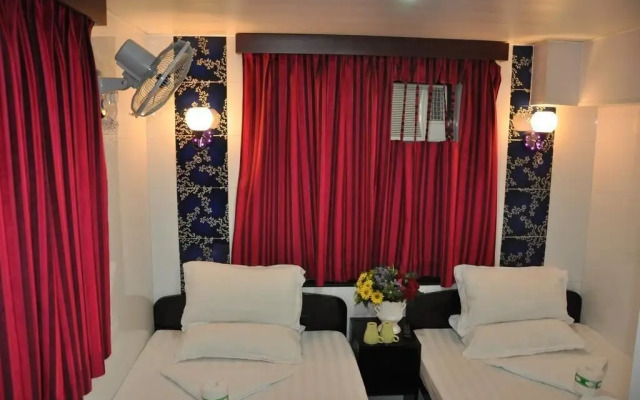 Premium Lounge