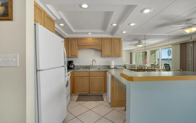 Thunder Island 139d 2 Bedroom Condo by RedAwning