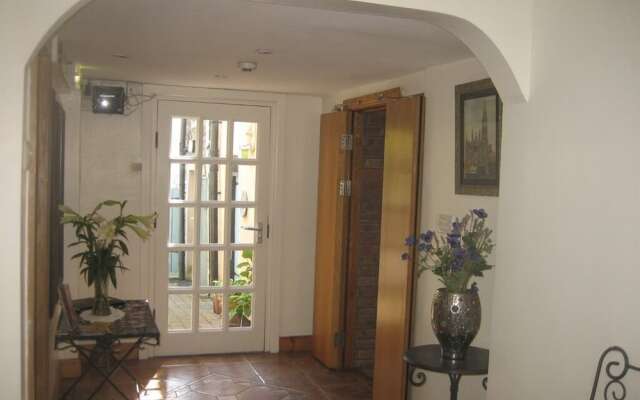 Ashleigh House
