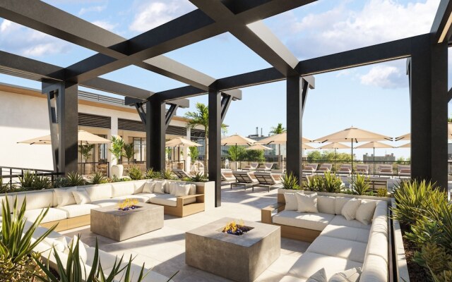 AC Hotel Naples 5th Avenue