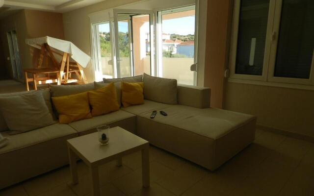 Fotis Apartments