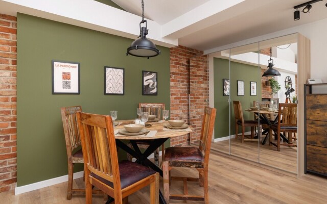 Wawel Castle Studio Dietla by Renters