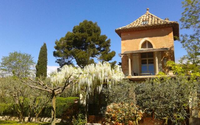 La Tour des Beaumes à GORDES avec Piscine Privée -