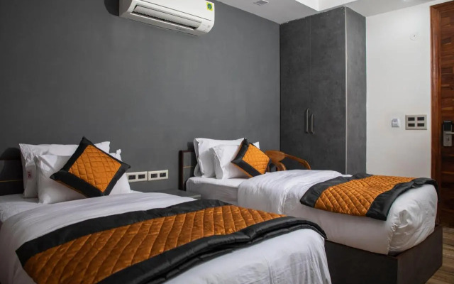 Dev Royale Hotel
