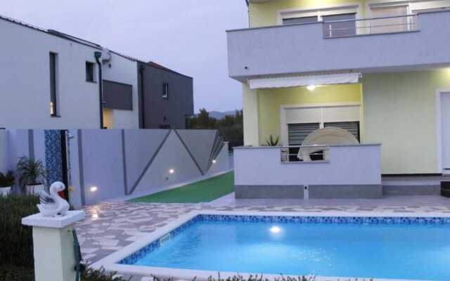 Villa Ava