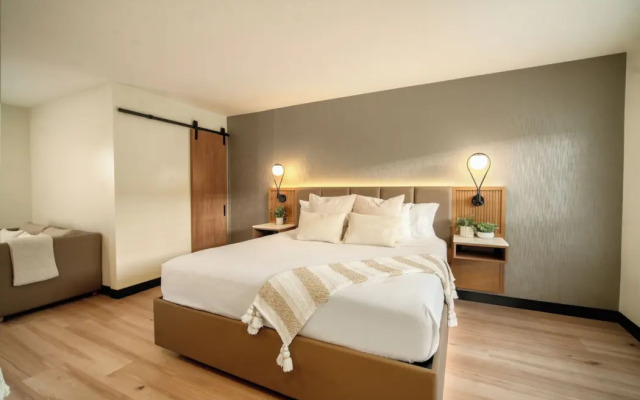 Bevonshire Lodge Motel