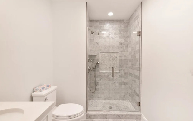 Global Luxury Suites at South Boston