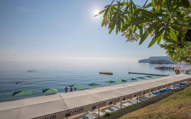 Valeri Beach Hotel