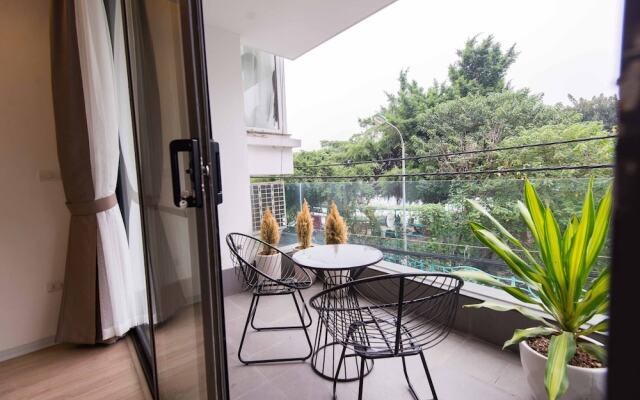 Paradise Garden West Lake