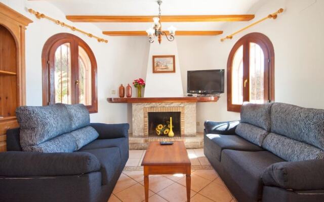 Villa - 6 Bedrooms with Pool and WiFi - 106408
