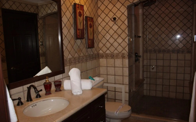 Sonoran Sky 1BR Upper SKY 406 by Casago