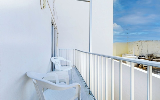 2BR Penthouse with Large Front Terrace