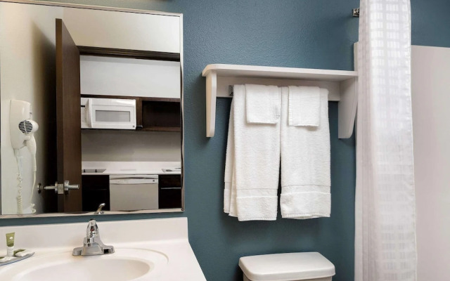 WoodSpring Suites Signature Houston IAH Airport