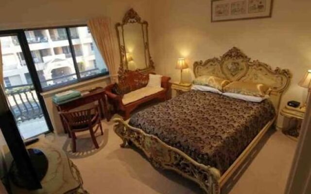 Perth's La Casa Rosa Bed and Breakfast