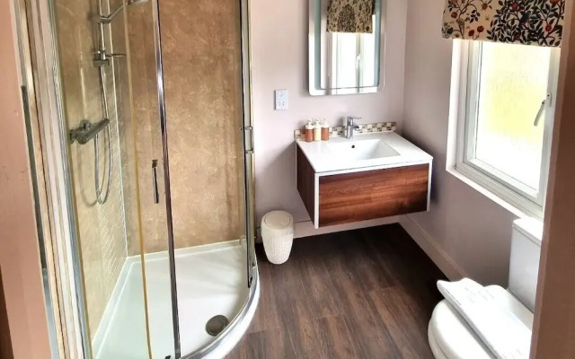 Oak Tree Rooms