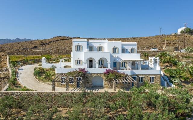 La Chapelle Est in Tinos
