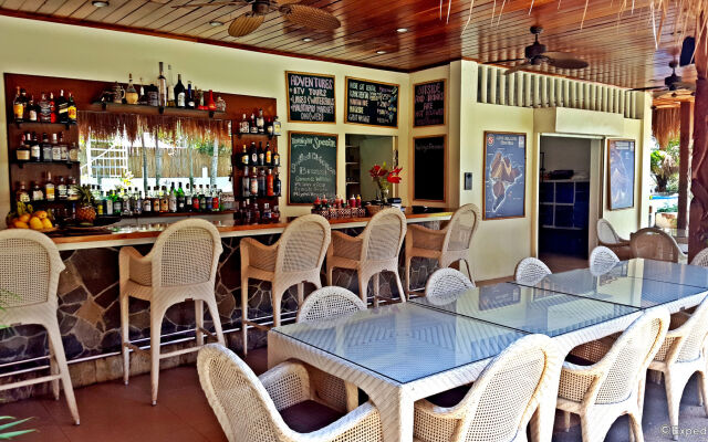 Mike's Dauin Beach Resort