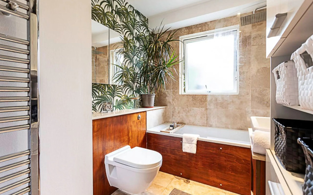 3 Bed Luxury Penthouse in Shoreditch
