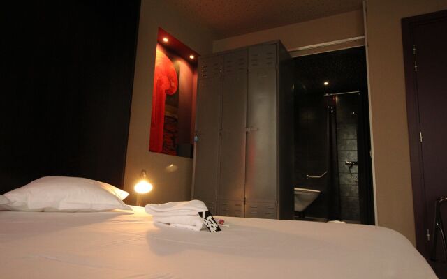 7 Art Hotel Cannes