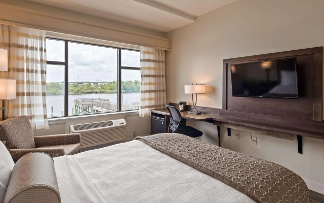 Best Western Plus Coastline Inn