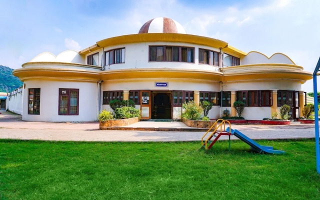 Fabhotel Lotus Resort