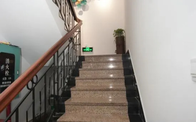 La Flora Inn (Chencun Flower World)