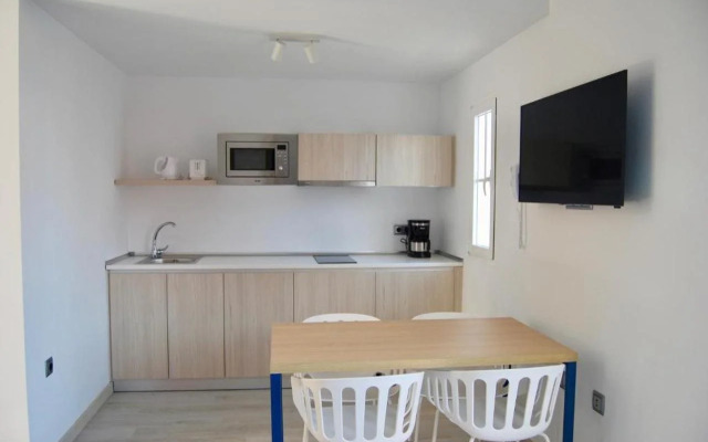 Отель Broncemar Beach Suites