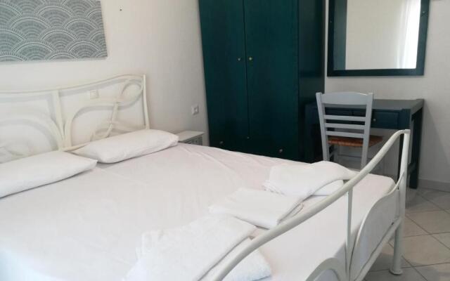 Melina Apartments - Holiday Apartment in Nikiti