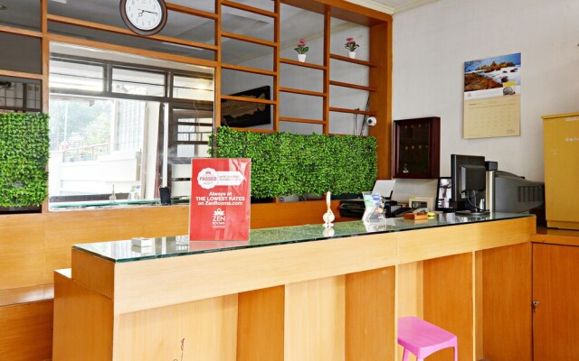 ZEN Rooms Basic Surya Sumantri Pasteur