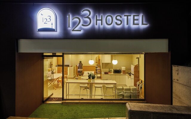 123 Hostel