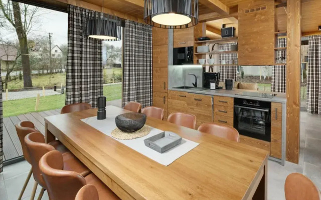 Spacious Villa With Good Ambience