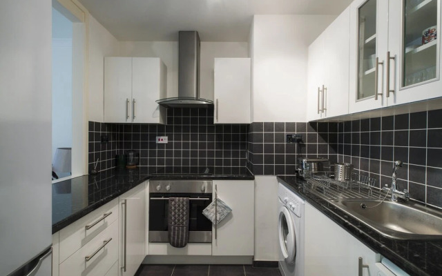 Sublime 1 bed Flat With Thames View