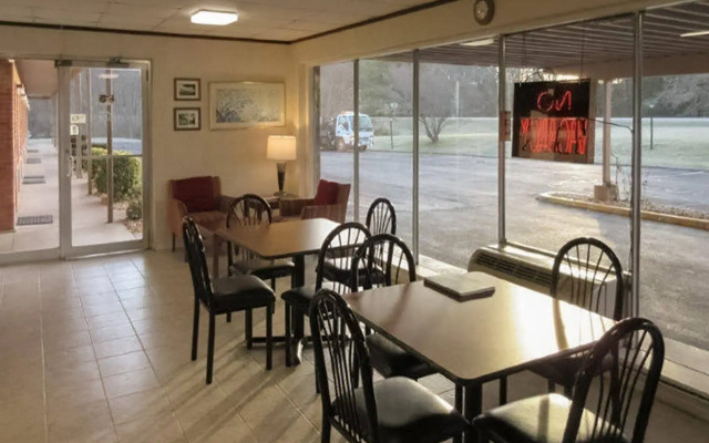 Econo Lodge Lexington Downtown near I-81