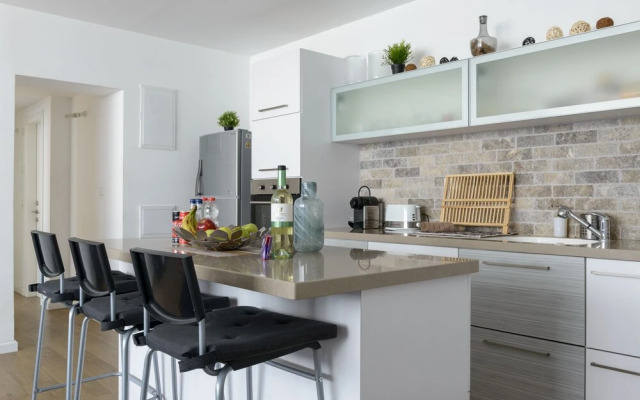 Luxurious Hilton Beach 2BR Suite Parking