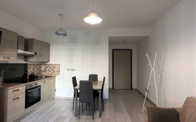 Bilocale Moderno e Confortevole con Terrazzo