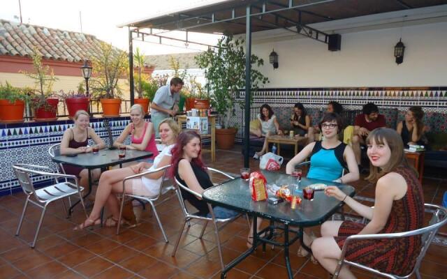 Triana Backpackers