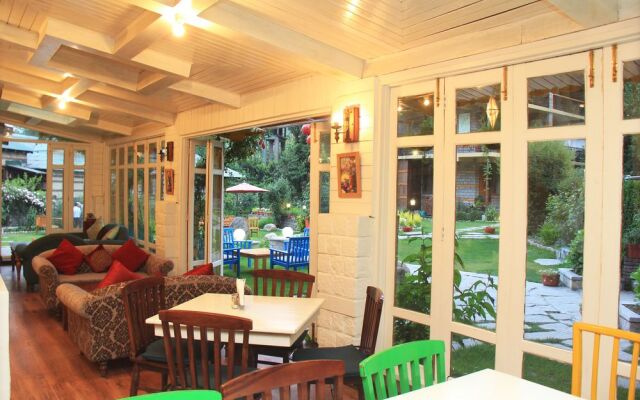 Hotel Hadimba Way