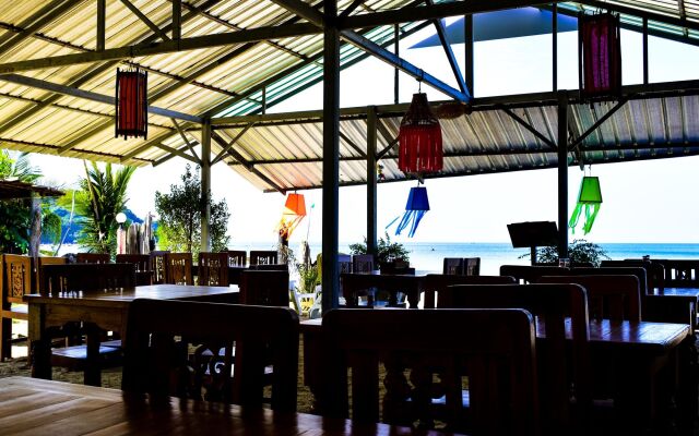 Lanta Mermaid Beachfront Resort