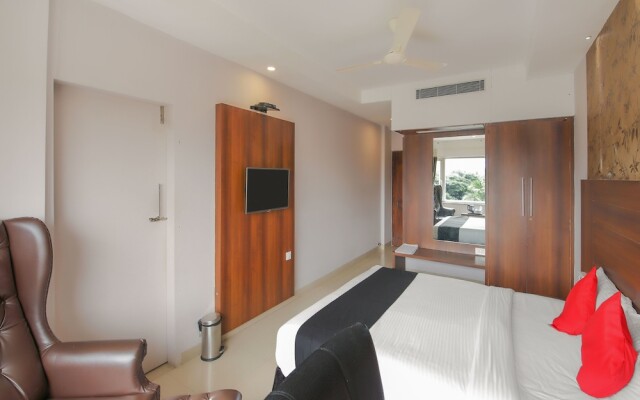 Capital O 18430 The Dawn Hotel
