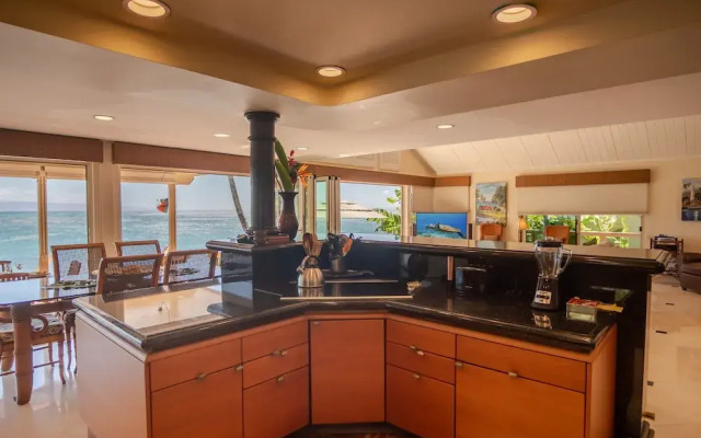 Turtle Cove 3 Bedroom Home by RedAwning