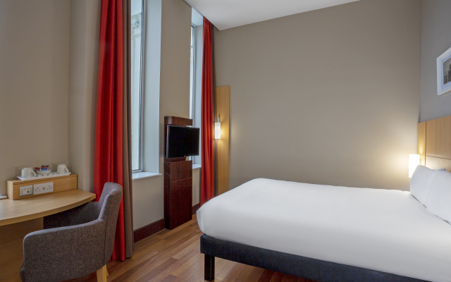 ibis Belfast Queens Quarter