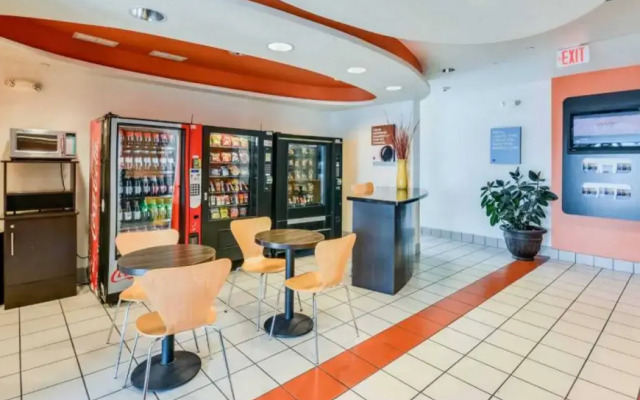 Motel 6 Biloxi, MS - Beach