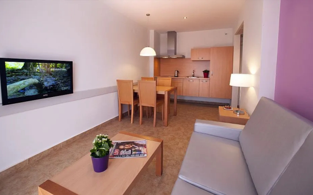 Leo Punta Umbria III - Adults Only