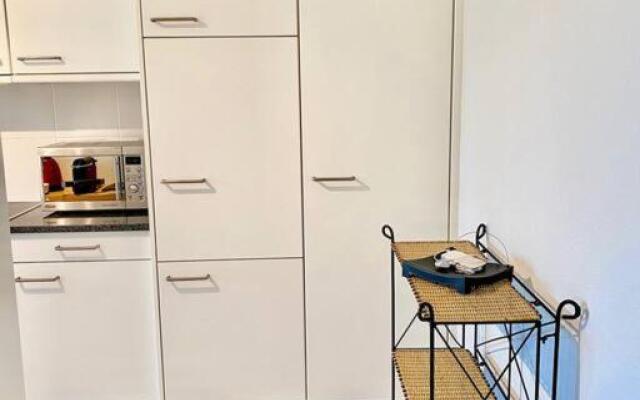Your bright and spacious apartment by the lake