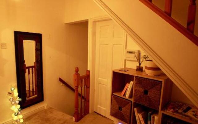 Lymm Village Apartment