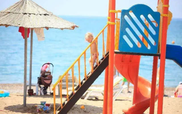 Lyra Resort & Spa