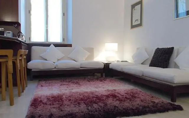 Temporary House - Via Saffi Cadorna Station