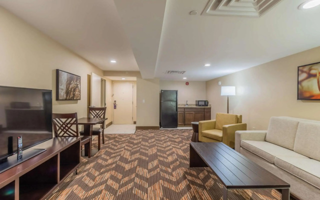 DoubleTree by Hilton Hotel Lawrence